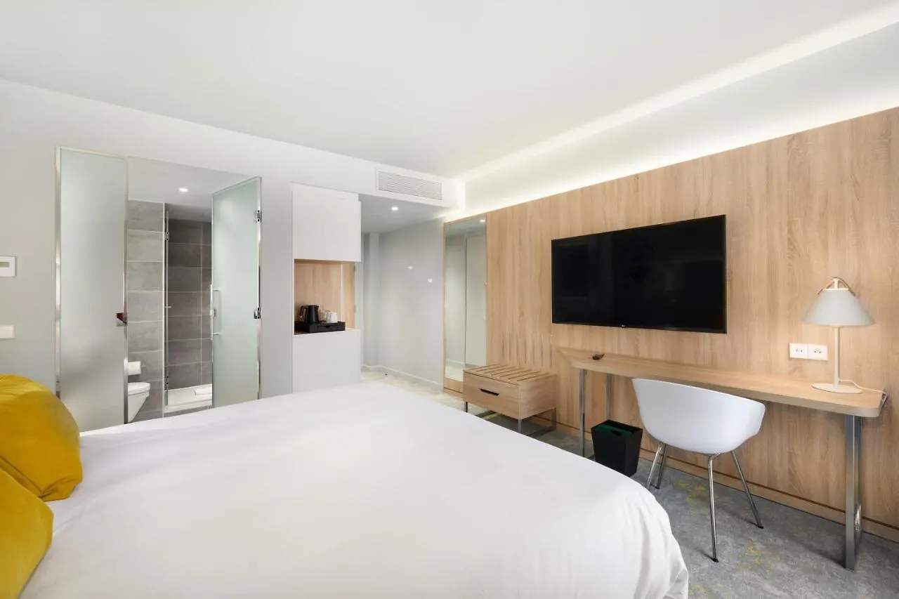 Courtyard By Marriott Paris Charles De Gaulle Central Airport Roissy-en-France Hotel