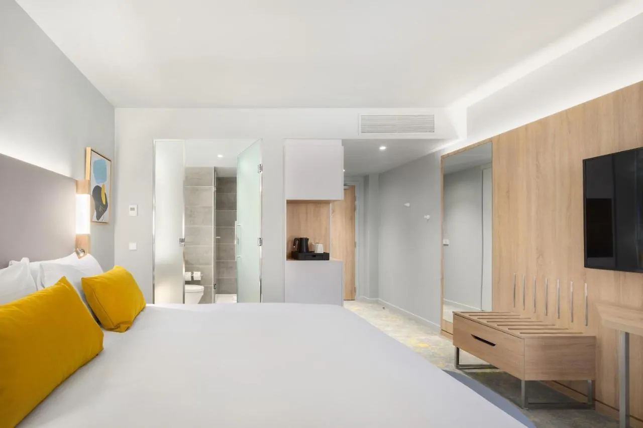 Hotel Courtyard By Marriott Paris Charles De Gaulle Central Airport Roissy-en-France
