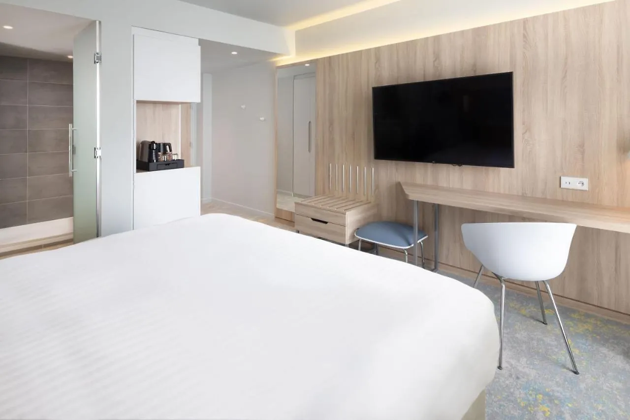 Courtyard By Marriott Paris Charles De Gaulle Central Airport Roissy-en-France 4*,  France