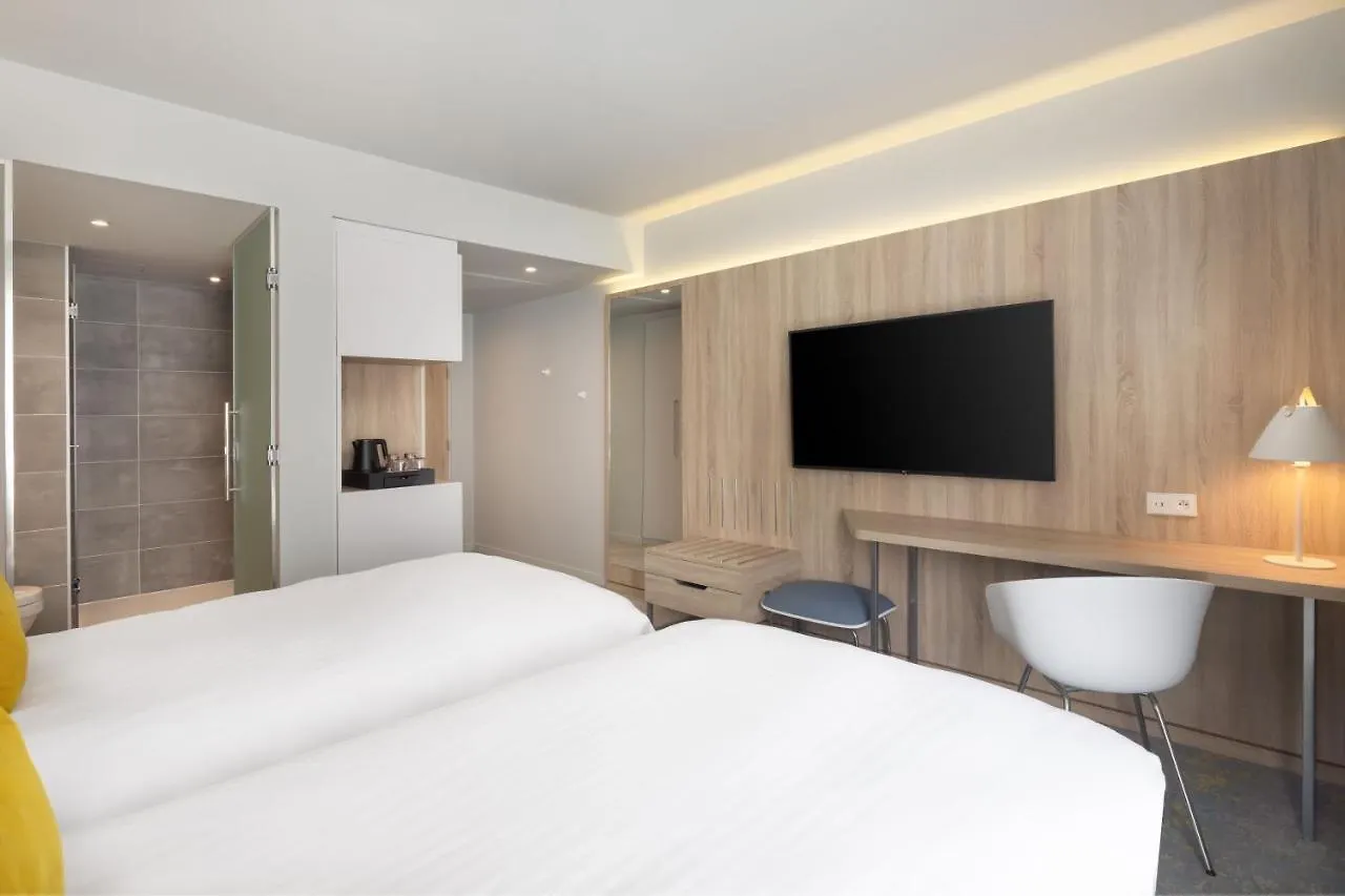 Courtyard By Marriott Paris Charles De Gaulle Central Airport Roissy-en-France 4*,