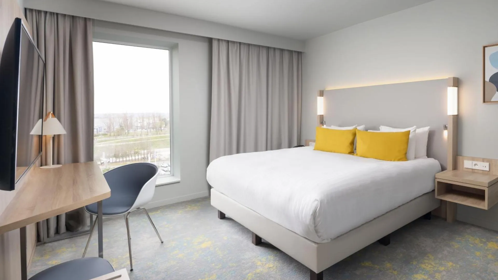 Courtyard By Marriott Paris Charles De Gaulle Central Airport 호텔 루와시 앙 프랑스 4*, 루와시 앙 프랑스