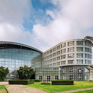 The Atrium & Conference Centre Paris Cdg Airport, By Penta Roissy-en-France