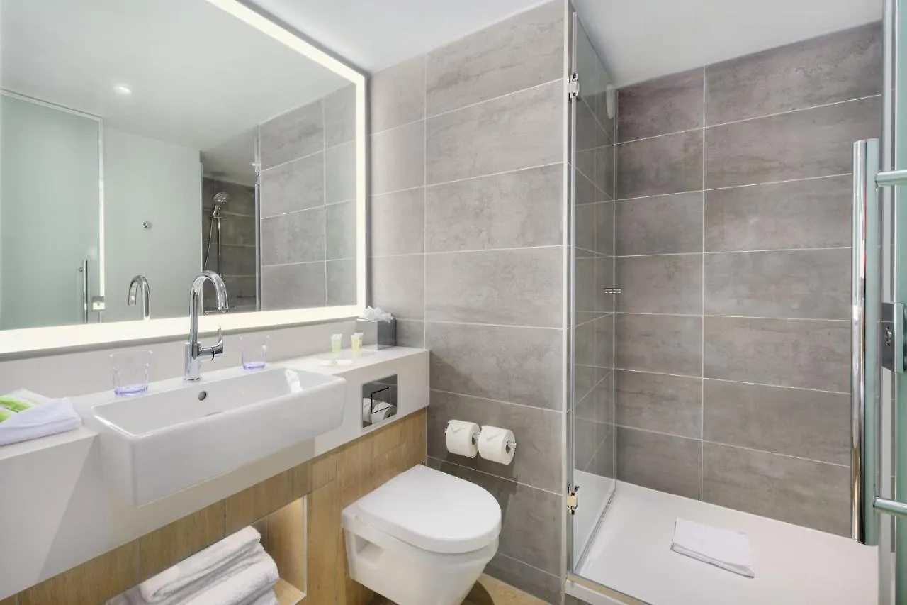 **** מלון רואיסי-אן-פרנס Courtyard By Marriott Paris Charles De Gaulle Central Airport צרפת