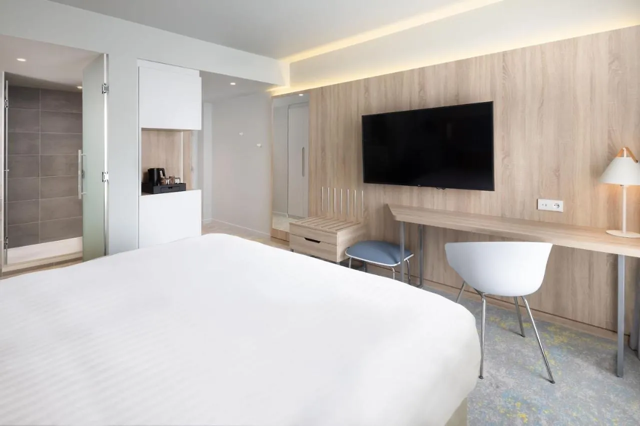 Courtyard By Marriott Paris Charles De Gaulle Central Airport Roissy-en-France