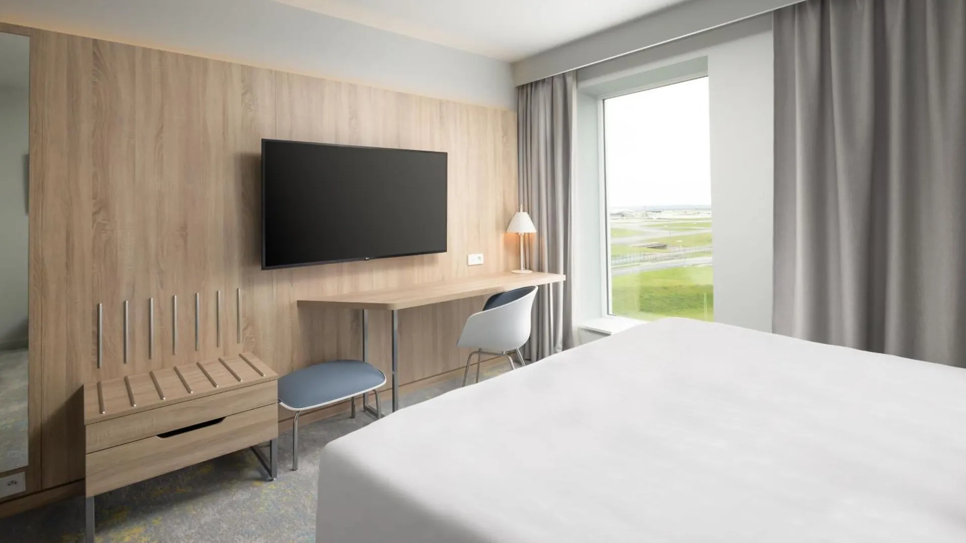 Courtyard By Marriott Paris Charles De Gaulle Central Airport Roissy-en-France 4*,  France